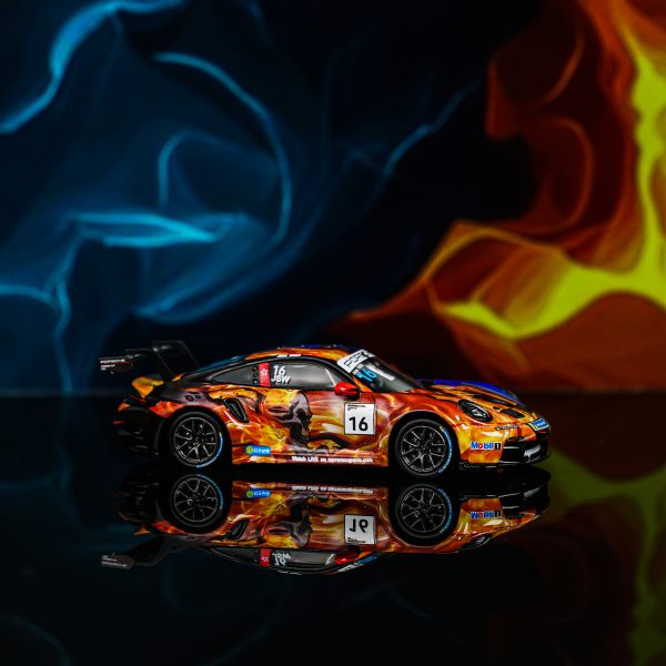 Model kolekcjonerski ModernArt Porsche 911 GT3 Carrera Cup Masters 1:64 – miniatura samochodu wyścigowego