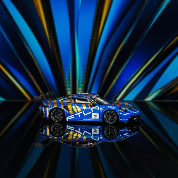 Porsche 911 CUP Blue Gold 1:64 ModernArt – model kolekcjonerski auta 1:64